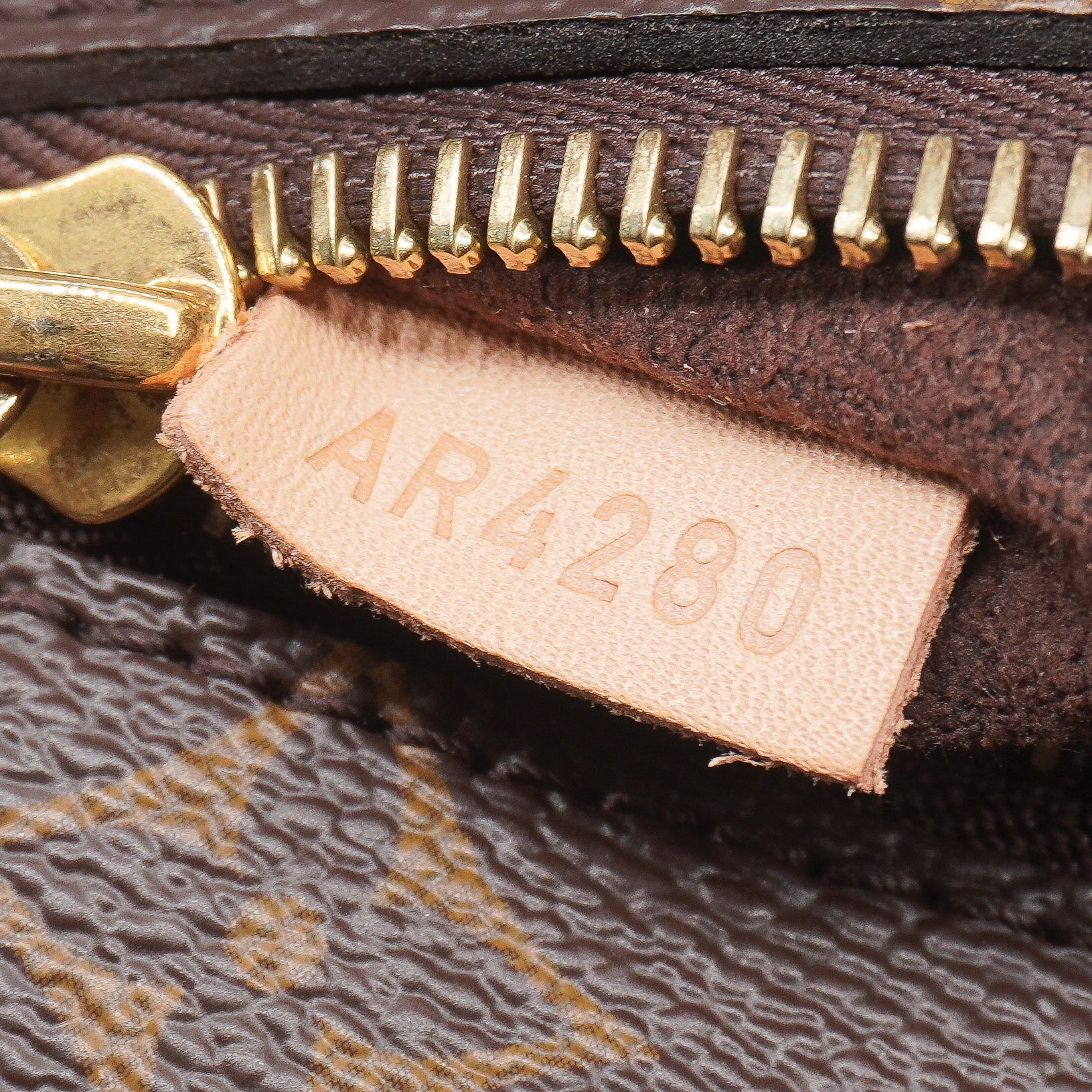 Louis Vuitton Monogram Pochette Metis
