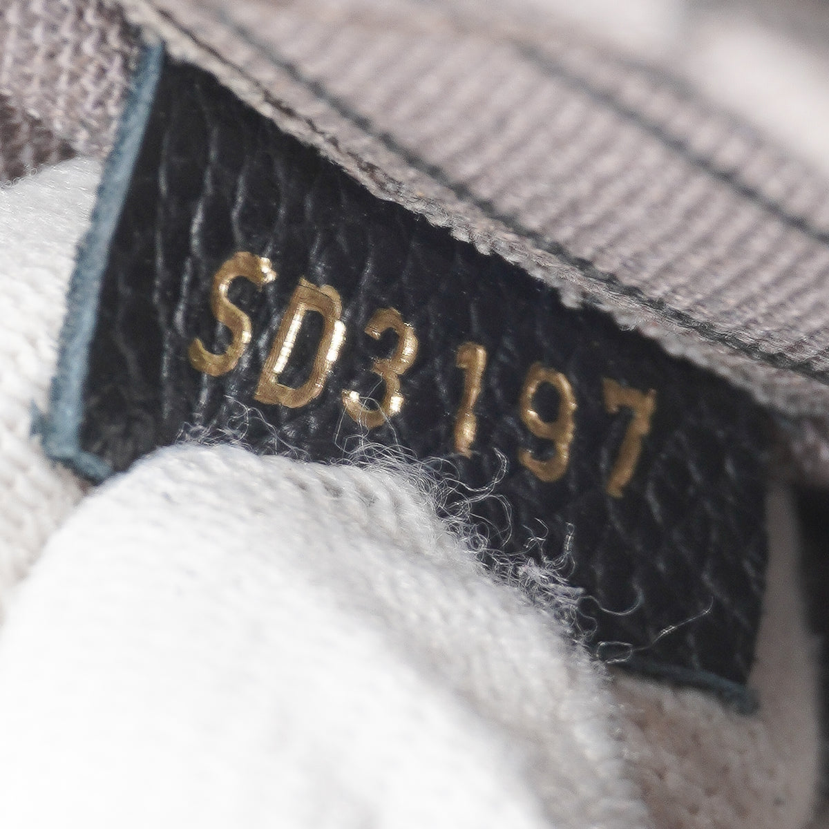 Louis Vuitton Empreinte Montaigne MM