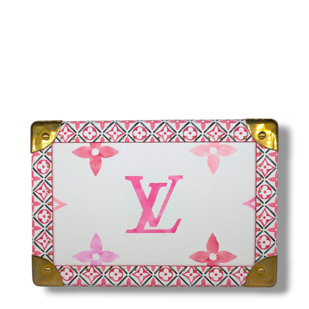 Louis Vuitton Coffret Tressor LV By The Pool