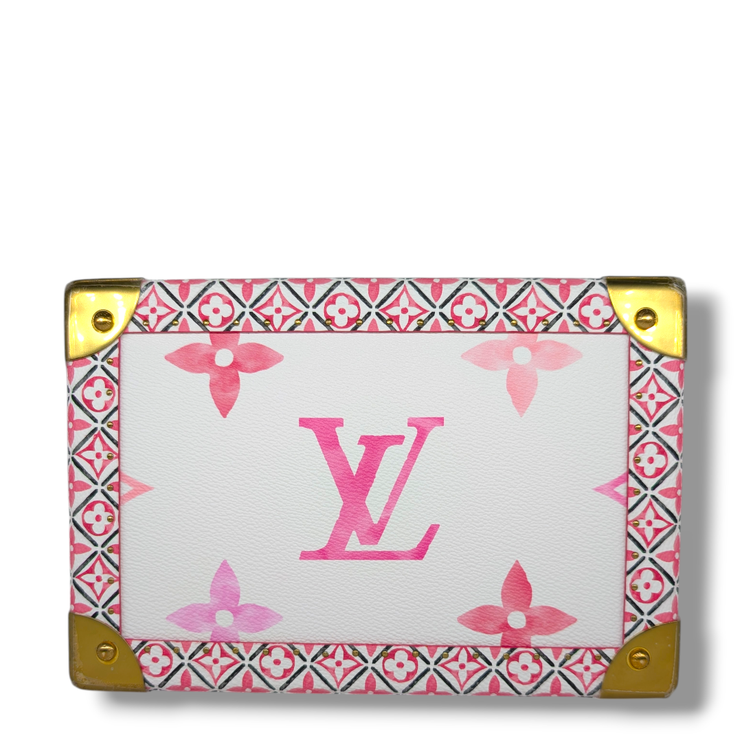 Louis Vuitton Coffret Tressor LV By The Pool