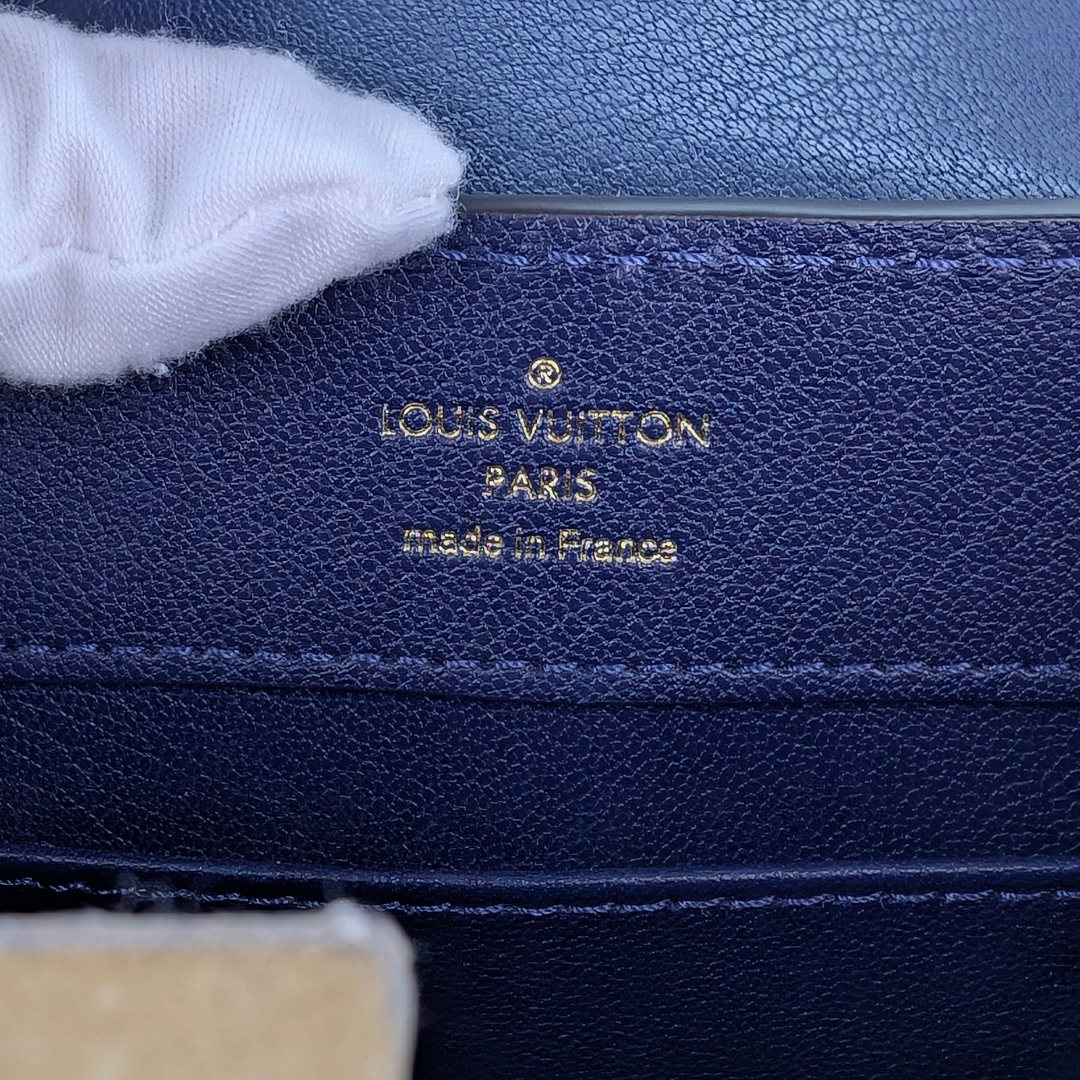 Louis Vuitton Alligator Capucines Mini