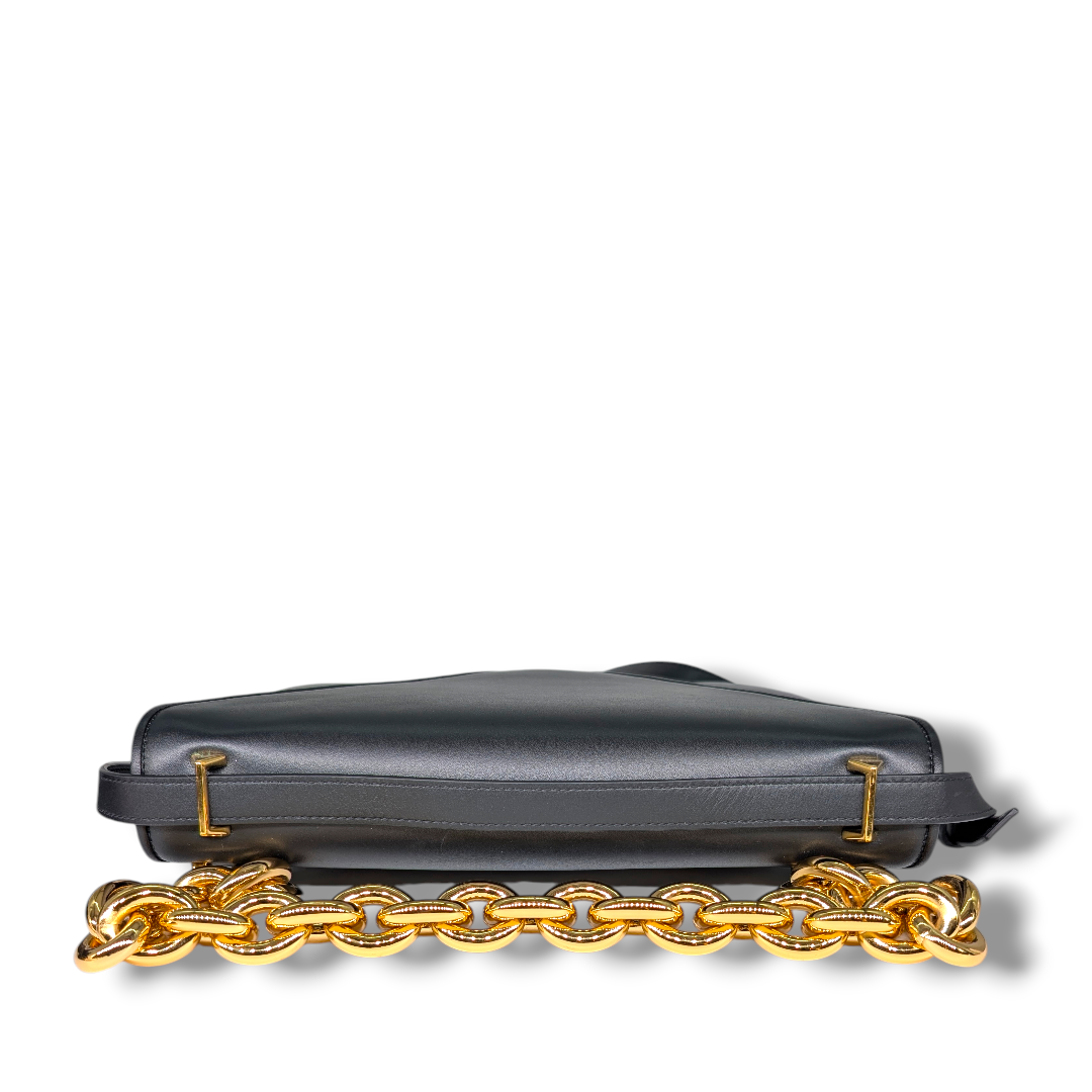 Bottega Veneta Calfskin Mount Envelope Bag (black)