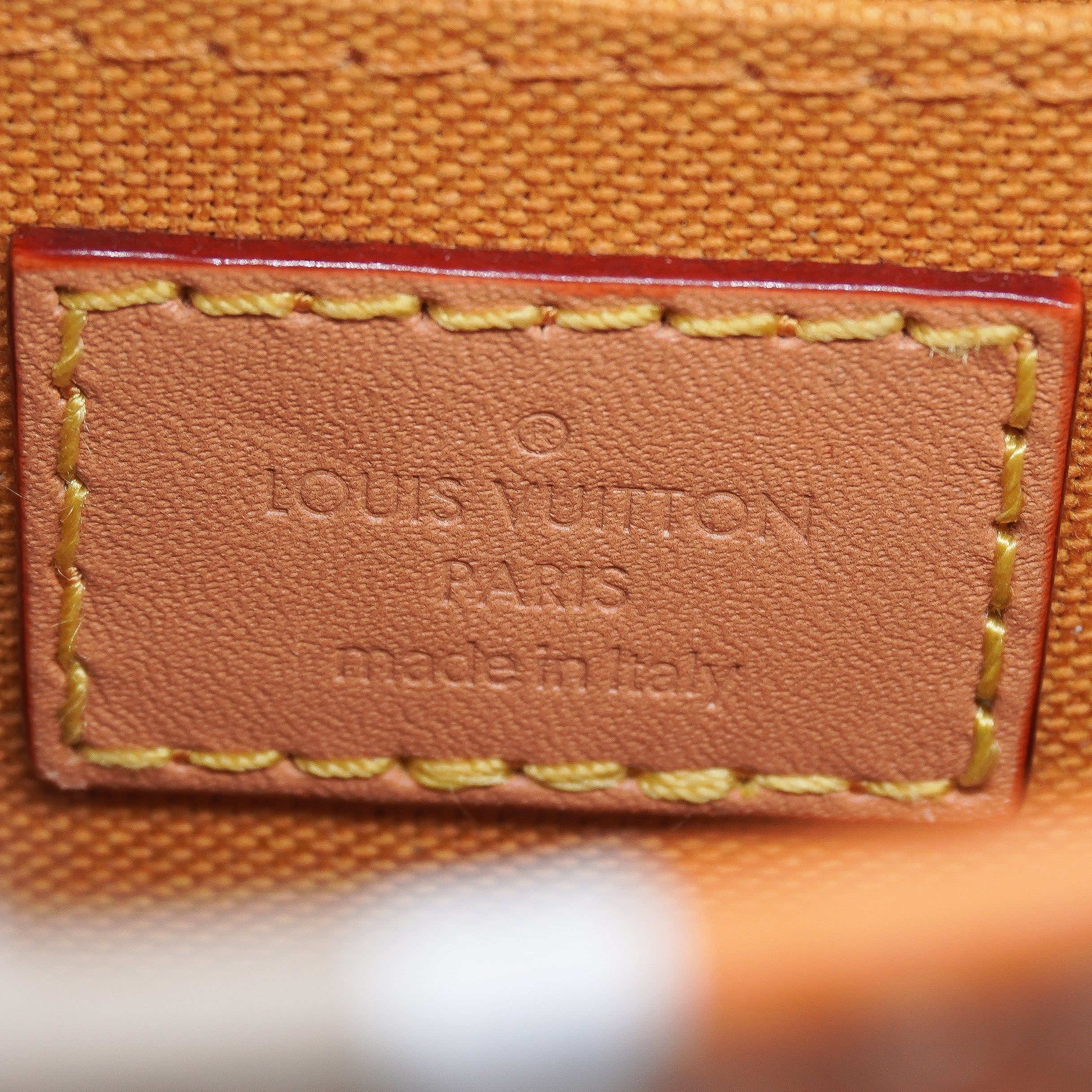 Louis Vuitton Petit Sac Plat