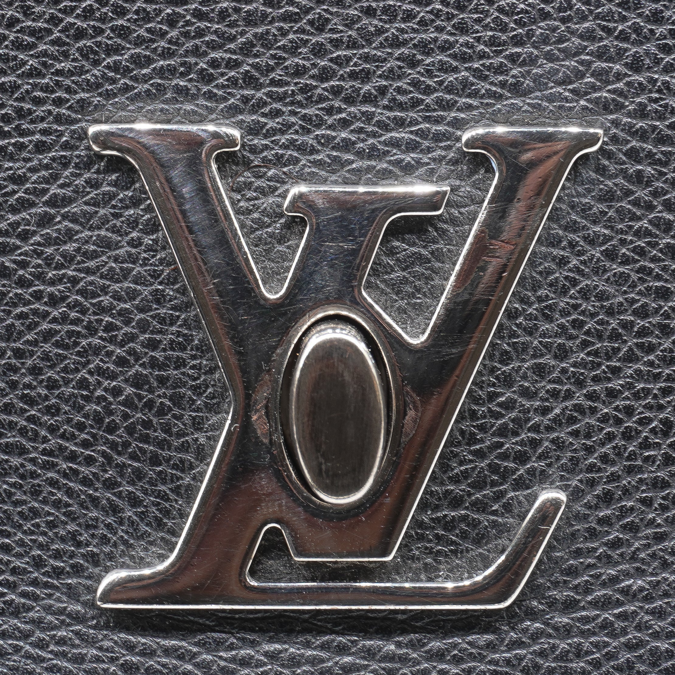 Louis Vuitton Taurillon Lockme 11 Top Handle
